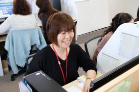 コールセンター職場風景