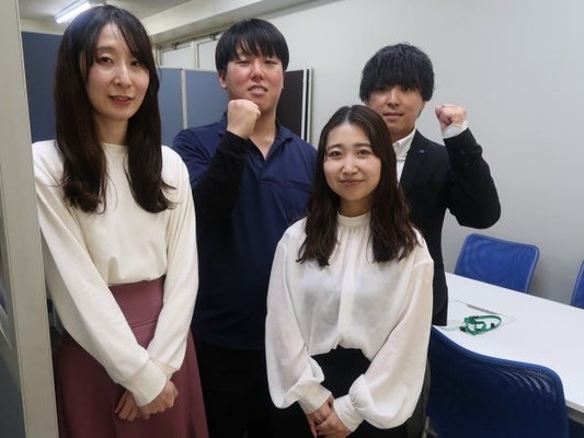 本社の若手社員たち！他にも20代～30代の社員多数在籍！湘南営業所でも20代社員が活躍中です！