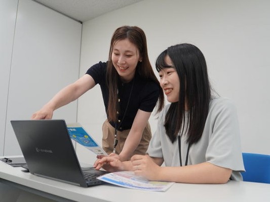 分からない事があれば先輩社員が細かく教えてくれる環境です！