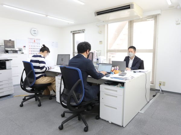 社内の様子です！