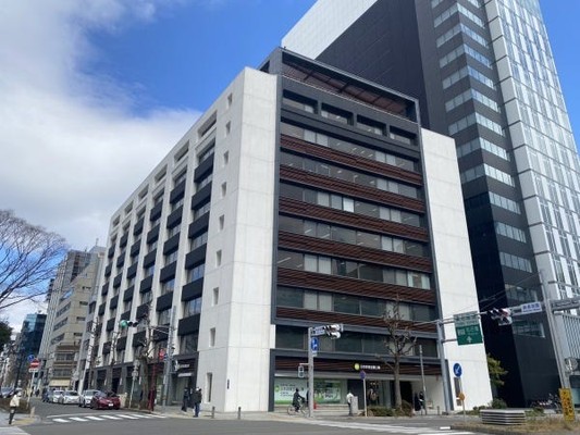 伏見駅徒歩１分の綺麗なオフィスビル