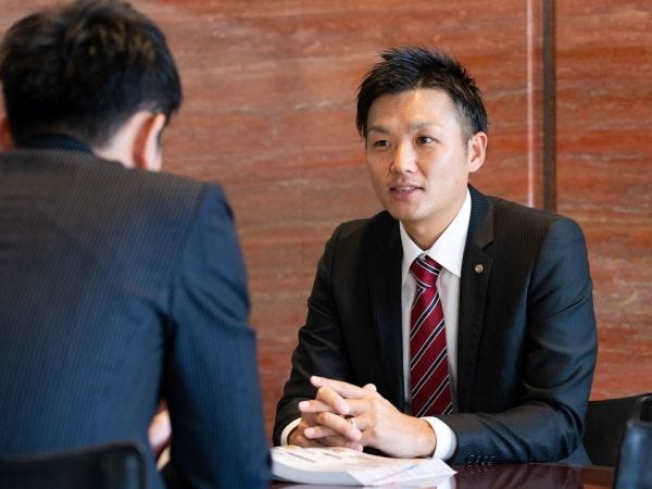 企画営業職・プラスチック物流機器の販売