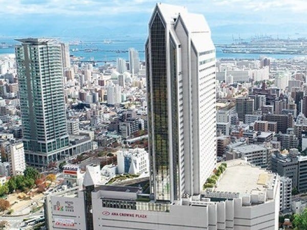 新神戸駅に降り立つと瞬く間に、天空にほど近いくつろぎの空間へ。 見通しのいいパノラマビューが、ひとつ先の感動をお届けします。