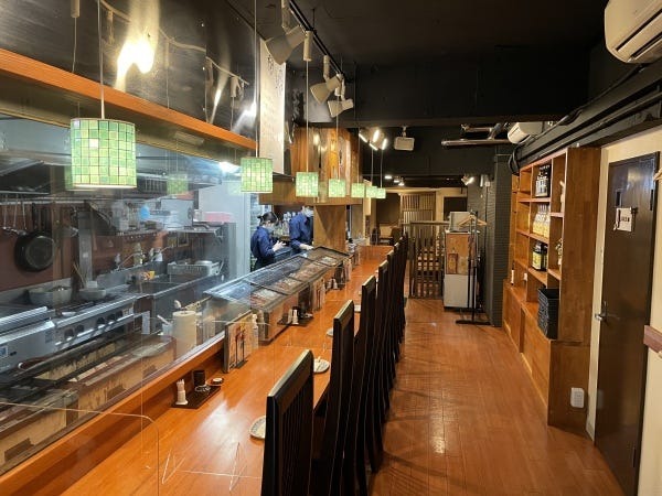 ホールスタッフ