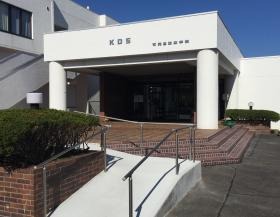 本館玄関