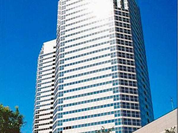 新川崎本社（西棟16階にあります）