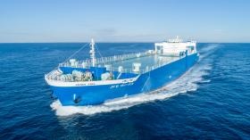 当社所有、世界最大級の鋼材専用ＲＯＲＯ船です