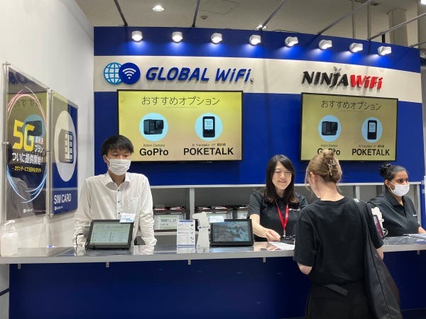 出入国されるお客様を笑顔で対応することを心がけています！