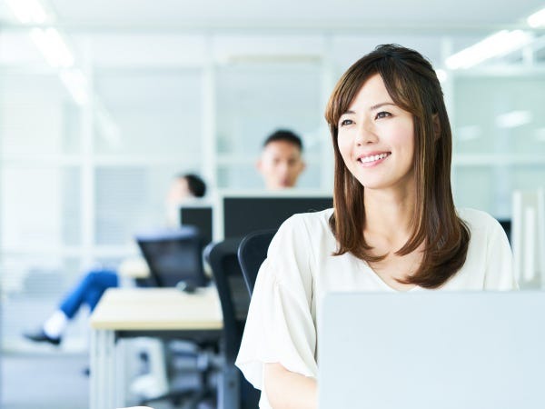 「機械の操作方法を調べるが好き」「話したり、聞いたりすることが好き」そんな人にピッタリのお仕事です☆