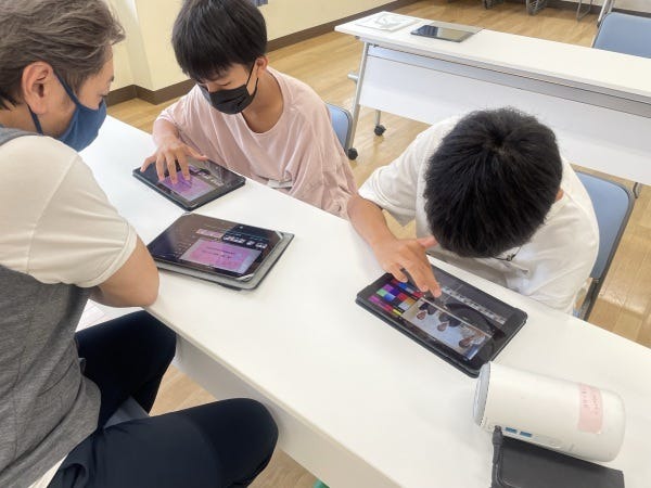 機材は、ipadなどを徐々に揃えているところです。