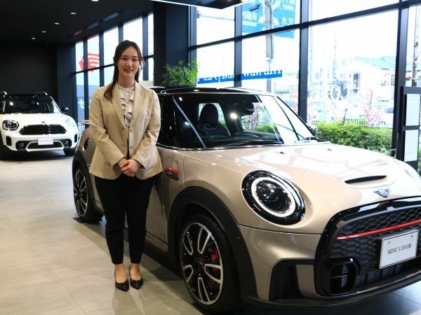 セールスコンサルタント・普通自動車免許所持者（AT限定不可）