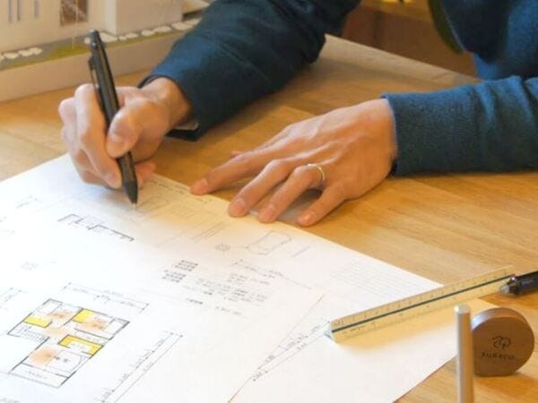 お客様の理想の住まいを形にするために、幅広い業務を担当します。