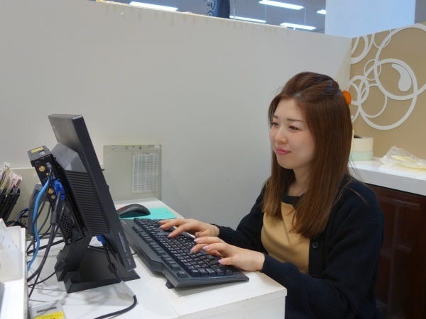 事務職未経験の方も大丈夫!エクセルやワードの操作経験も不問。お客様応対と簡単な入力のお仕事です。