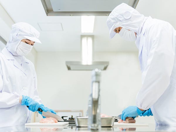 調理責任者・病院給食の調理責任者・栄養士または管理栄養士