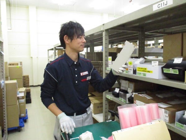 倉庫作業スタッフ・コツコツもくもく・倉庫内(未経験歓迎・家族手当あり)