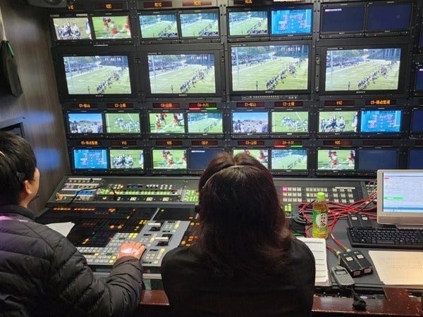 テレビ局と長い取引を行なう当社だからこそ、スポーツや情報番組、ドキュメンタリーなど、あらゆるジャンルの番組制作に携わるチャンスがあります。