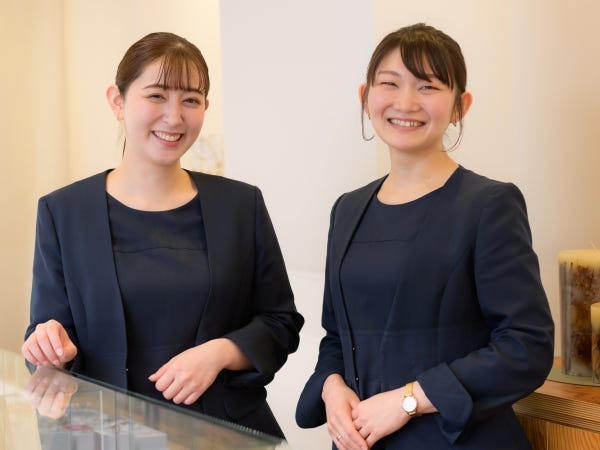 新卒入社の先輩スタッフは、素直で人と関わることが大好きな人ばかり！学校ではブライダルの勉強をしていなかったという人も実は多いんです！