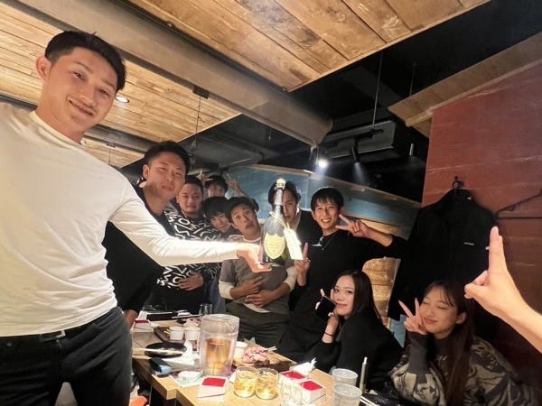 現在のメンバーは18～25歳とかなり若いです！馴染みやすさには定評があります。