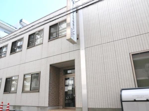 こちらが越谷事務所です。南越谷駅／新越谷駅から徒歩約5分です。