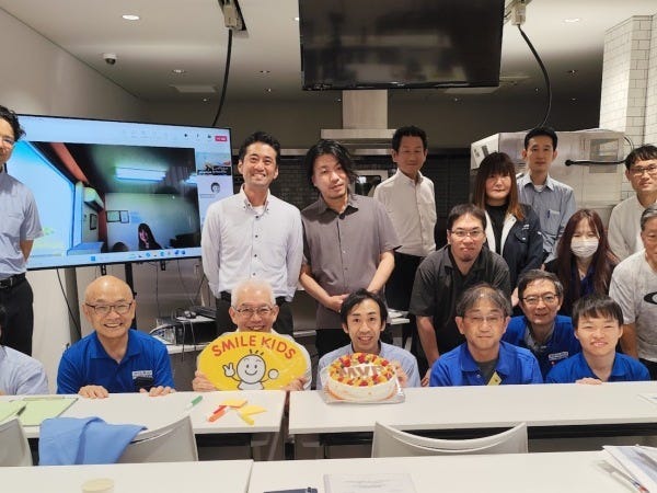 3期決算の集合写真です！今期は名古屋のセンター長がMVPを取得！全社で大いに盛り上がりました＾＾