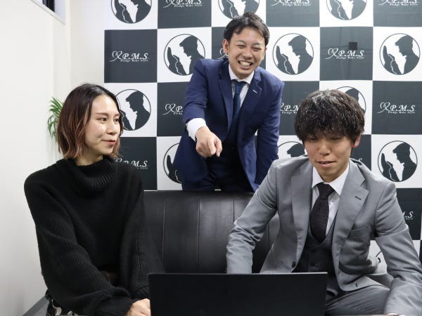 高い成果を出す先輩社員から、直接勉強会で指導を受けたり、商談のフィードバックをいただけたり…学ぶ機会は多数用意。ぜひ活用してください。