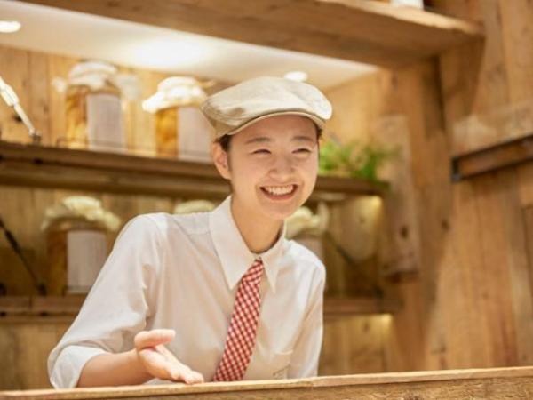 販売スタッフ・正社員・洋菓子販売の店長候補（性別は不問）