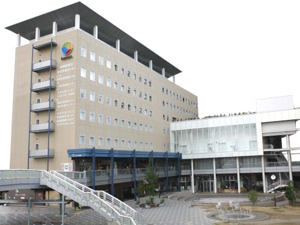 JR長岡京駅前のバンビオ1番館内の施設です♪