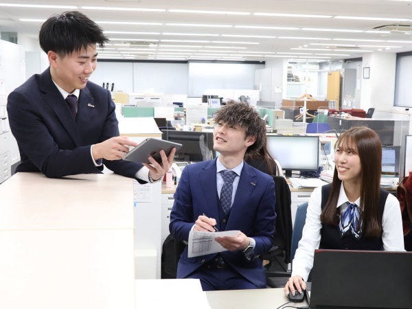 オーナー様と入居者様の懸け橋になる仕事です。