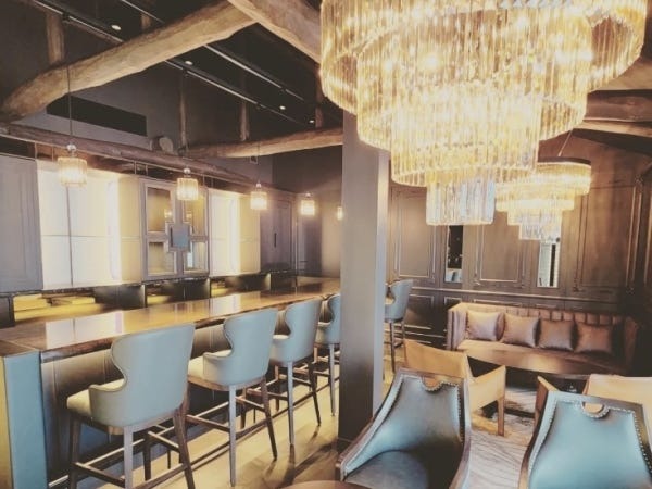 おしゃれな店舗制作に携わる！