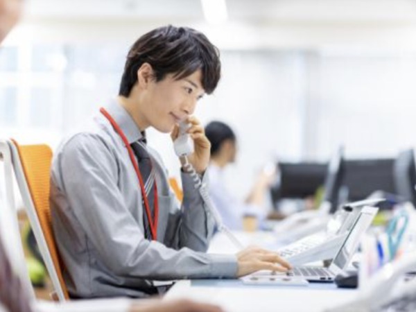 物流会社の運行管理士・トラック運行管理スタッフ（未経験からのスタートOK・交通費支給あり）