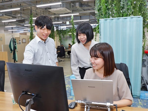 様々な部署が連携して支えあってお客様をサポートする…それがアース環境サービスです！