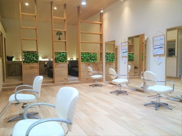 美容師・美容師アシスタント・理容師（スタイリストにならなくてOK・を目指す方も大歓迎）