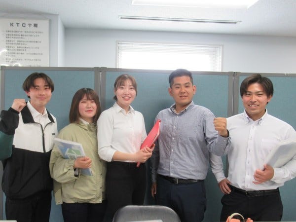 20～30代のメンバーを中心に活躍中☆毎日、切磋琢磨しながら働いています！