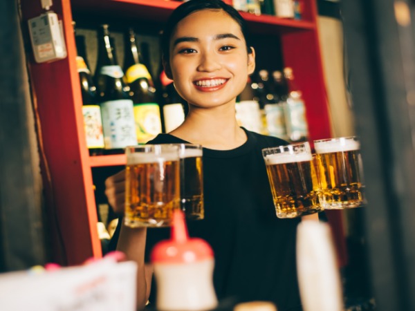 ホールスタッフ・韓国酒場のホールスタッフ（経歴不問・飲食の経験も一切不問）