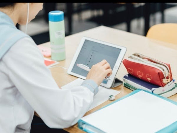 塾の先生・大学受験非常勤講師・家庭教師などで講師（理系特に物理指導経験者優遇）