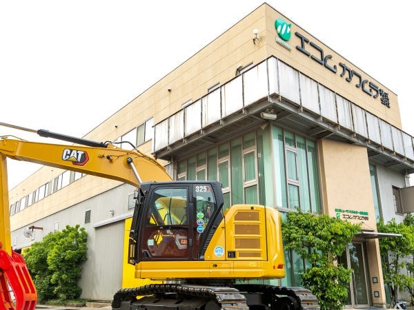 当社の重機に関してはHPのブログにも記載してある通り、安全対策に徹底させていただいております。