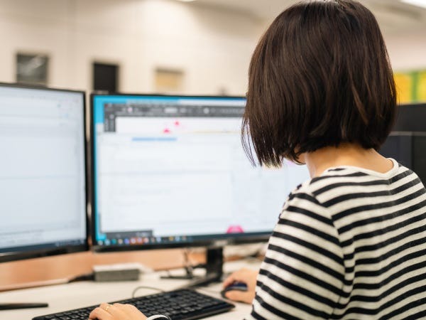 エンジニアは、ディレクター、デザイナーとともにサイトをくみ上げていくのがお仕事。強い味方です。