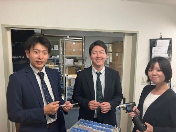 ほとんどのメンバーが、医療業界未経験です。困ったことがあれば何でも相談してください。