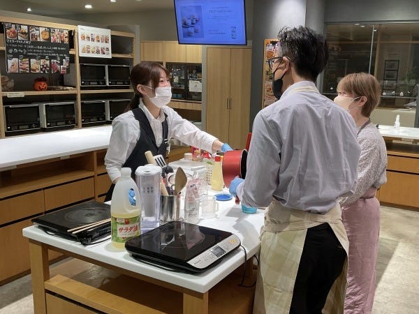 ABCクッキング あべのandスタジオで接客業務をお願いします。