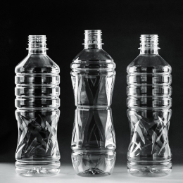 【販売先】レジン・フレーク化したペットボトル原料をペットボトルにリサイクル、飲料メーカーなどに販売！