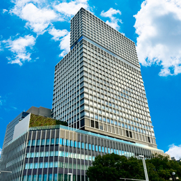 本社は名古屋・栄の新ランドマークタワー「中日ビル」最上階のワンフロアオフィス！