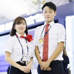 男性・女性問わず活躍中！社員全員に共通していることは「ずっと空港で働きたい」という思いです。