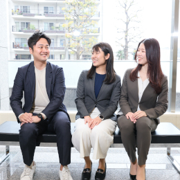 平均年齢33歳！気軽なコミュニケーションも盛んで、笑顔が絶えない職場です。