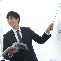 中学入試・高校入試など、目標に向かって頑張る子どもたちを全力で応援する、やりがいの大きな仕事です。