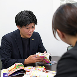 多彩な取扱いメディアを活かし、顧客の課題を解決する広告の企画・提案をお任せします。
