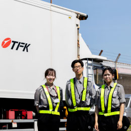 間近で飛行機の離発着を見たり、憧れの空港で働いたりできる環境です！