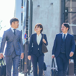 チームプレーを重視しており、ちょっとした相談もしやすい社風です