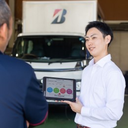 デジタルツールを活用した先進的な試みもスタート。「点検や修理の手間が減った」と社員からも好評です。