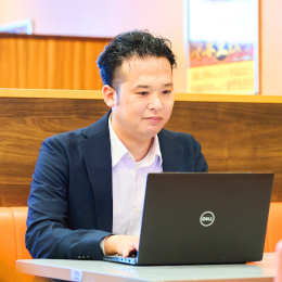 2～5店舗を担当。店舗運営から社員のキャリア相談まで幅広くフォローいたします！