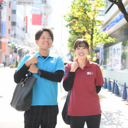 かしこまりすぎず、ラフなトークが推奨される営業です。強みを活かして活躍できます！